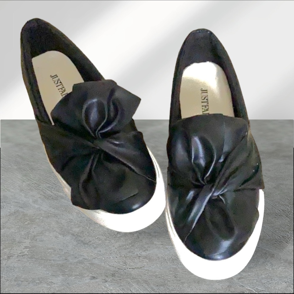 JUSTFAB Courtlie Black Bow Front Slip Ons, Size 6.
